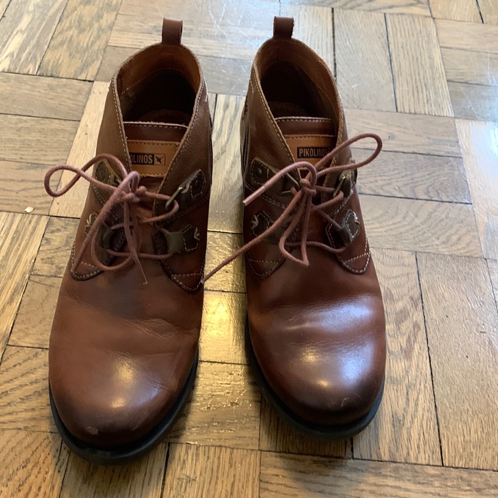 Pikolinos ankle boots